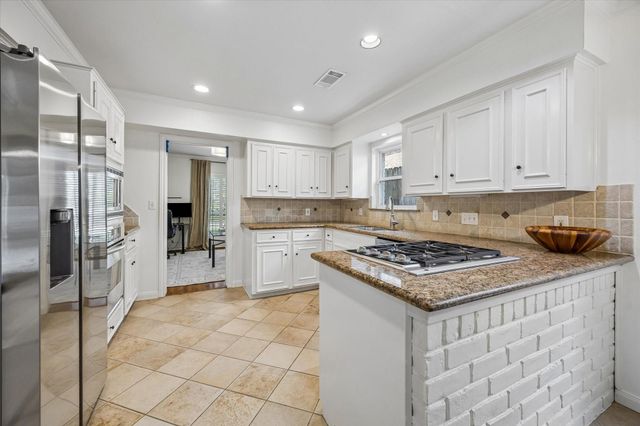 2511 Briarmead Drive, Houston, TX 77057