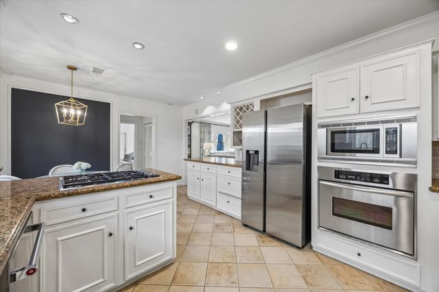 2511 Briarmead Drive, Houston, TX 77057