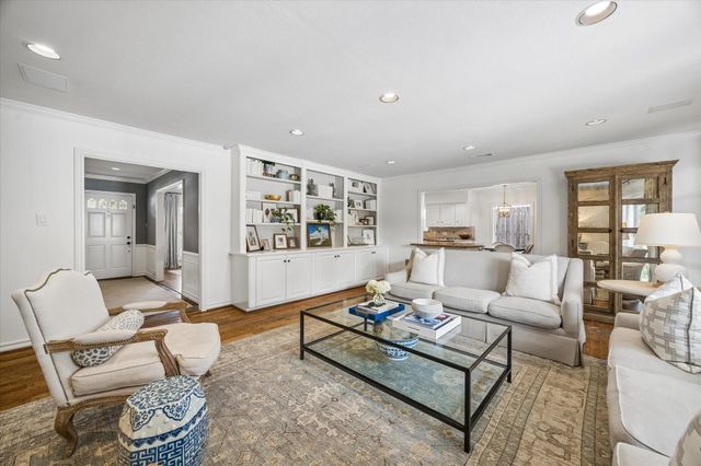 2511 Briarmead Drive, Houston, TX 77057