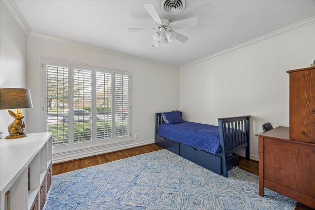 2511 Briarmead Drive, Houston, TX 77057