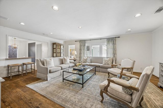 2511 Briarmead Drive, Houston, TX 77057