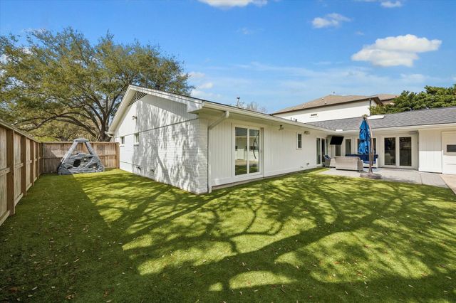 2511 Briarmead Drive, Houston, TX 77057