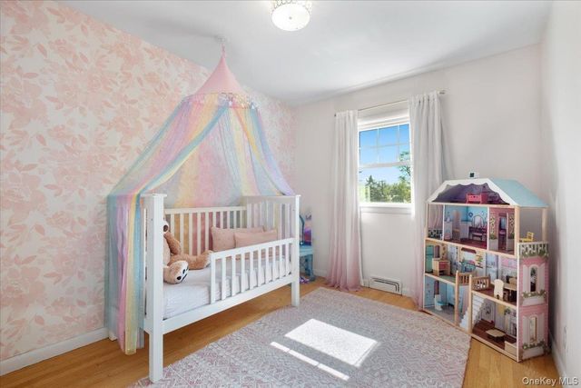 19 Dartmouth Terrace, White Plains, NY 10607