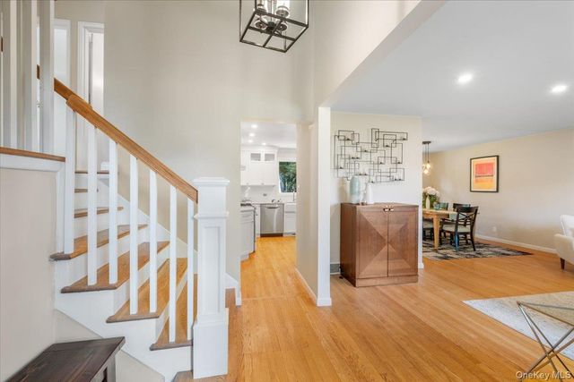19 Dartmouth Terrace, White Plains, NY 10607