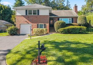 19 Dartmouth Terrace, White Plains, NY 10607
