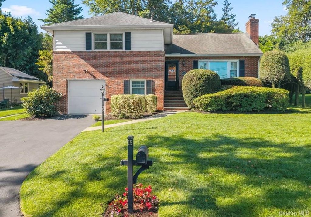 19 Dartmouth Terrace, White Plains, NY 10607 — exterior