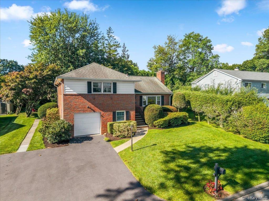 19 Dartmouth Terrace, White Plains, NY 10607 — photo 2