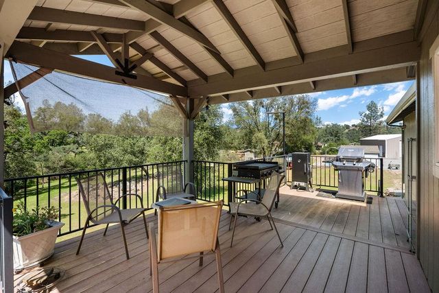 2070 Mulberry Ln, Placerville, CA 95667