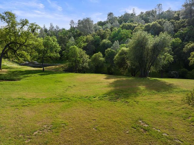2070 Mulberry Ln, Placerville, CA 95667