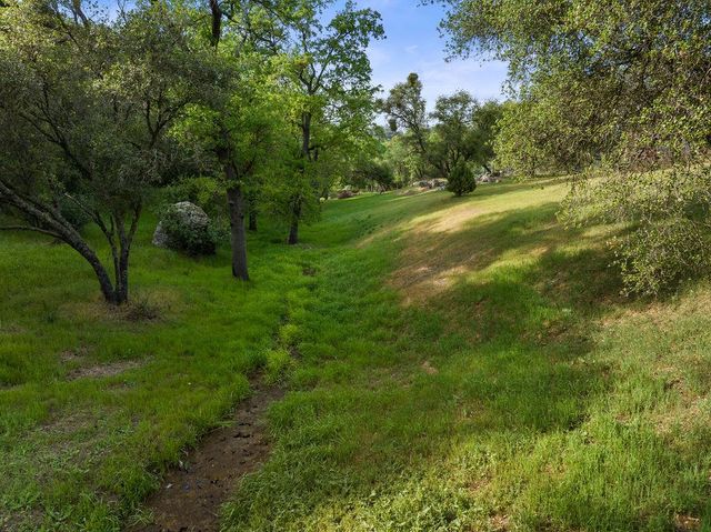 2070 Mulberry Ln, Placerville, CA 95667