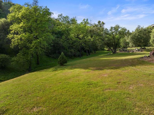 2070 Mulberry Ln, Placerville, CA 95667