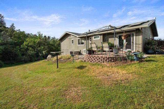 2070 Mulberry Ln, Placerville, CA 95667