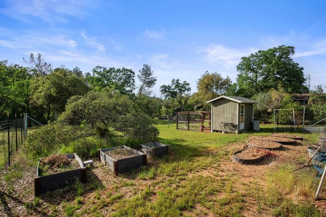 2070 Mulberry Ln, Placerville, CA 95667