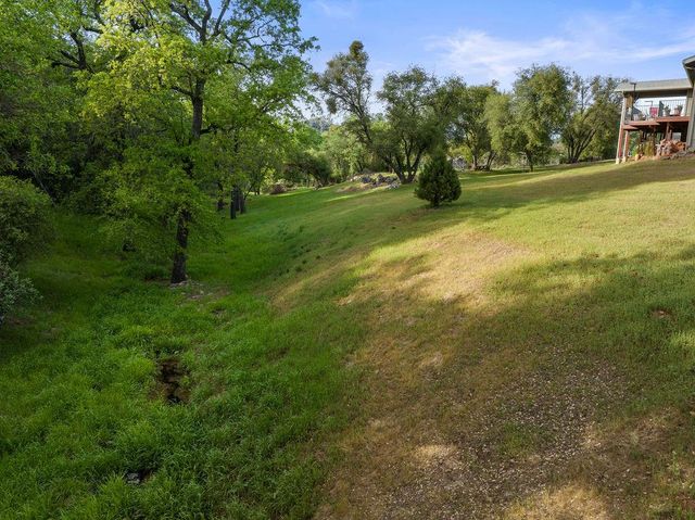 2070 Mulberry Ln, Placerville, CA 95667