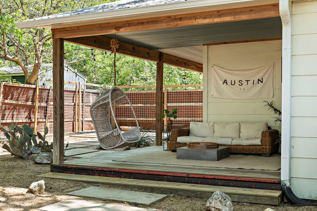 1211 Alexander Ave, Austin, TX 78702
