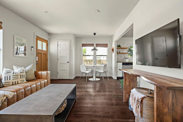 1211 Alexander Ave, Austin, TX 78702