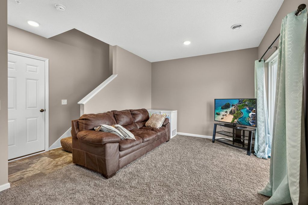 1671 Windigo Lane, Shakopee, MN 55379