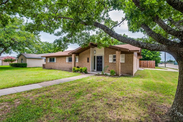 100 High School Drive, Waxahachie, TX 75165