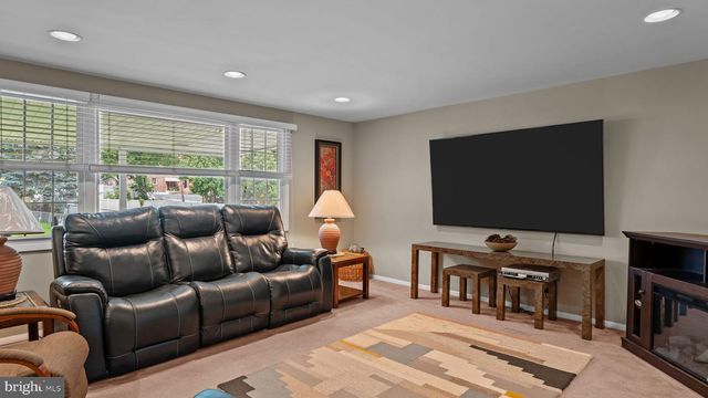 11992 LOCKART RD, Philadelphia, PA 19116