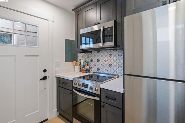 846 846 Adams St, Albany, CA 94706