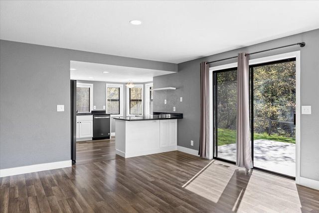 697 E Intervale Road, Grants Pass, OR 97527