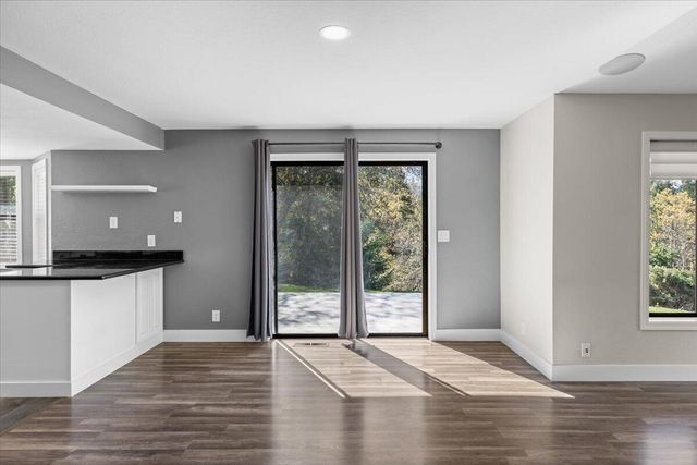 697 E Intervale Road, Grants Pass, OR 97527