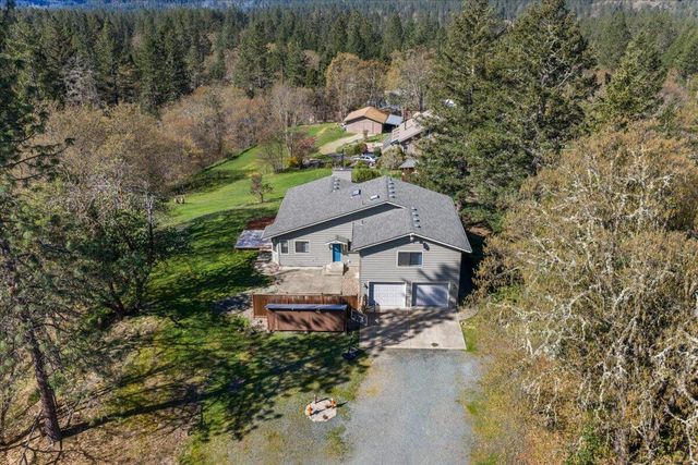 697 E Intervale Road, Grants Pass, OR 97527
