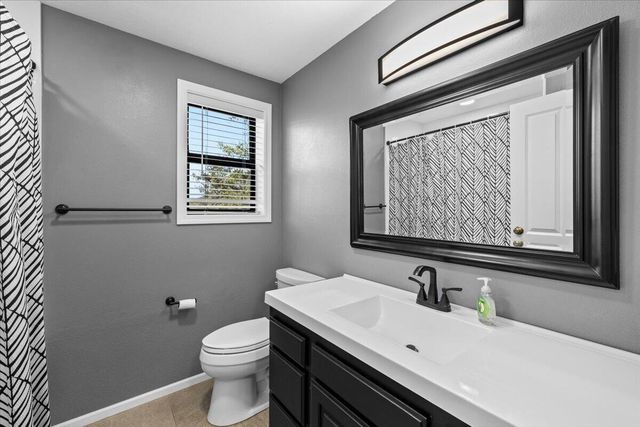 697 E Intervale Road, Grants Pass, OR 97527