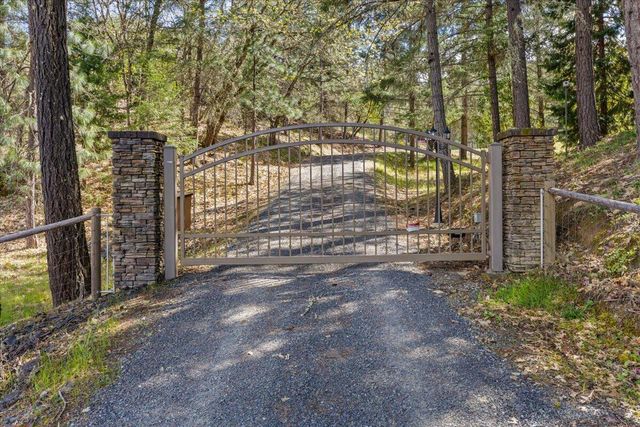 697 E Intervale Road, Grants Pass, OR 97527