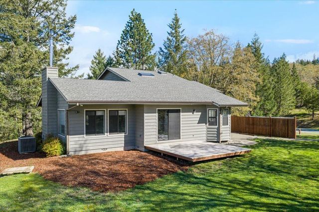 697 E Intervale Road, Grants Pass, OR 97527