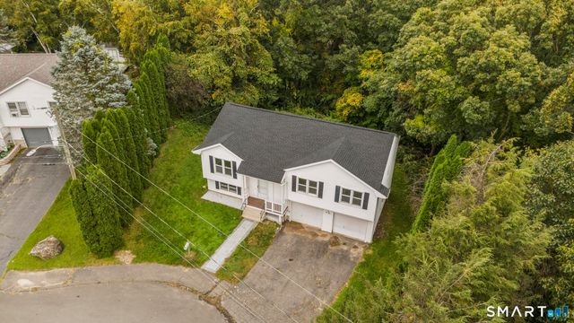63 Oakcrest Circle, Waterbury, CT 06708
