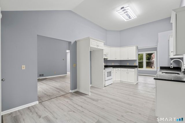 63 Oakcrest Circle, Waterbury, CT 06708