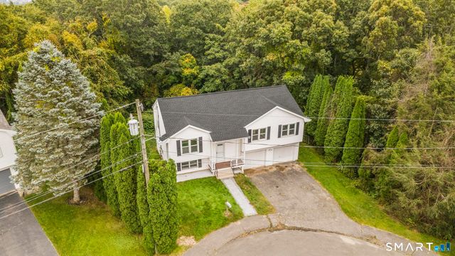 63 Oakcrest Circle, Waterbury, CT 06708