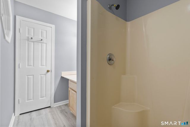 63 Oakcrest Circle, Waterbury, CT 06708