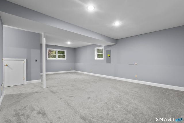63 Oakcrest Circle, Waterbury, CT 06708