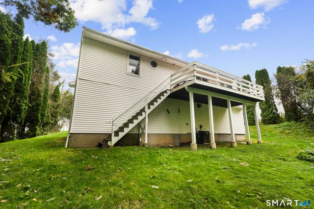 63 Oakcrest Circle, Waterbury, CT 06708