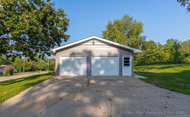 1028 Armstrong Street, West Plains, MO 65775