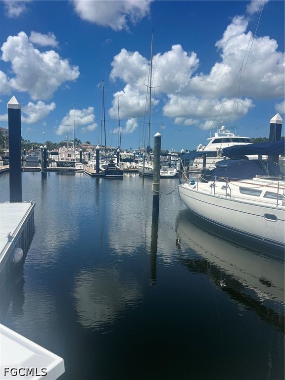 38' BOAT SLIP I-10 GULF HARBOUR MARINA, Fort Myers, FL 33908