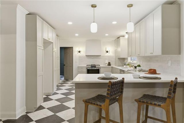 10301 Howe Drive, Leawood, KS 66206