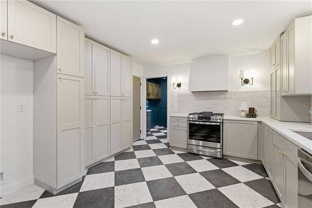 10301 Howe Drive, Leawood, KS 66206