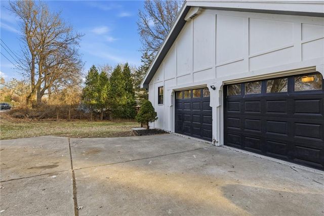 10301 Howe Drive, Leawood, KS 66206