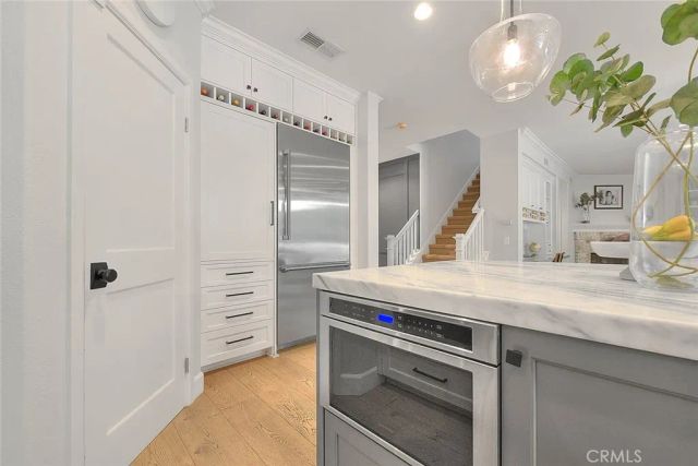 32 Hillsdale, Irvine, CA 92602