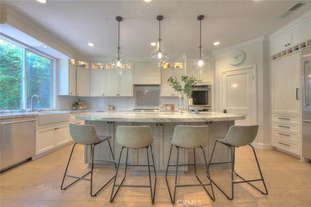 32 Hillsdale, Irvine, CA 92602