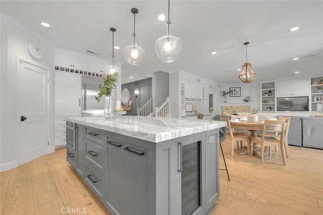 32 Hillsdale, Irvine, CA 92602