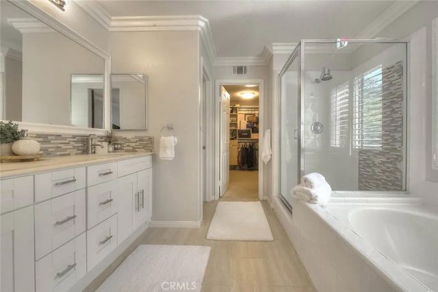 32 Hillsdale, Irvine, CA 92602