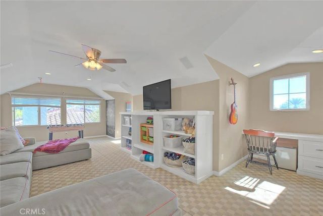 32 Hillsdale, Irvine, CA 92602