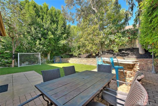 32 Hillsdale, Irvine, CA 92602