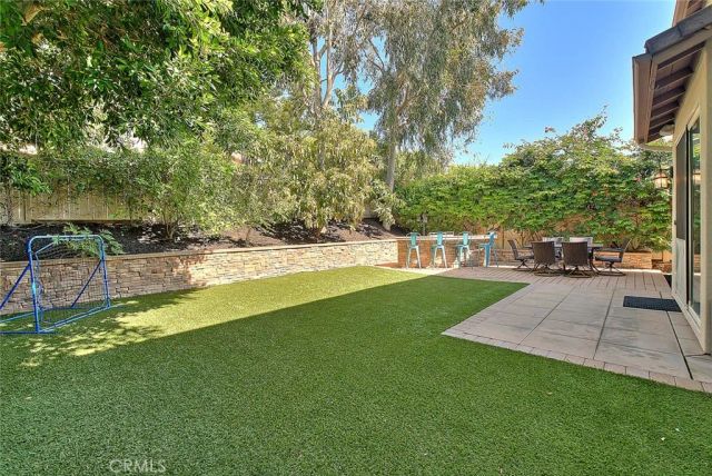 32 Hillsdale, Irvine, CA 92602