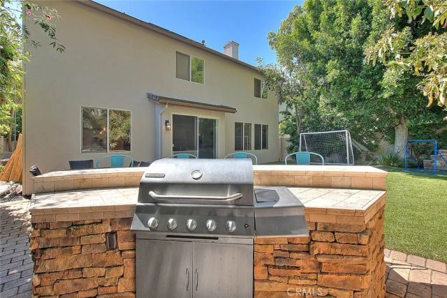 32 Hillsdale, Irvine, CA 92602