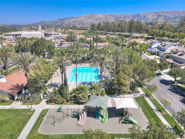 32 Hillsdale, Irvine, CA 92602